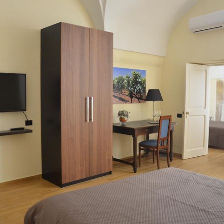 Negramaro Suite B&B Λέτσε Δωμάτιο φωτογραφία