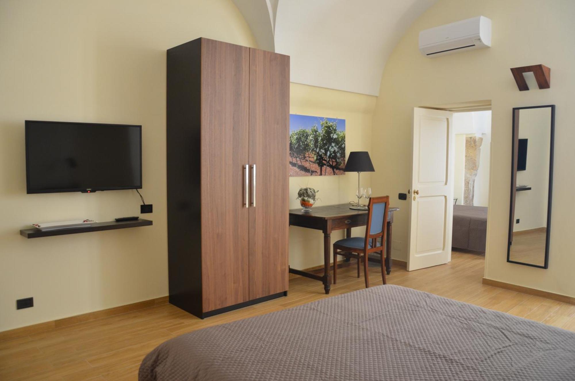 Negramaro Suite B&B Λέτσε Δωμάτιο φωτογραφία