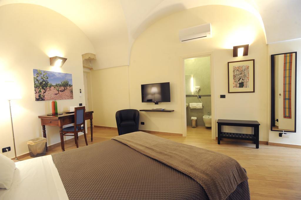 Negramaro Suite B&B Λέτσε Δωμάτιο φωτογραφία