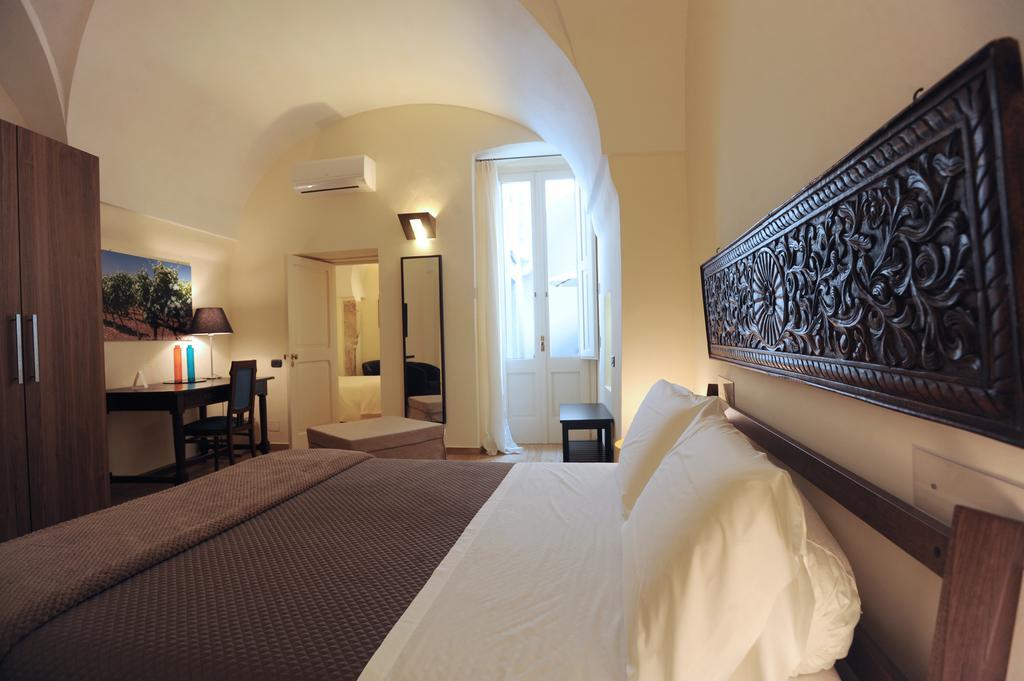 Negramaro Suite B&B Λέτσε Δωμάτιο φωτογραφία
