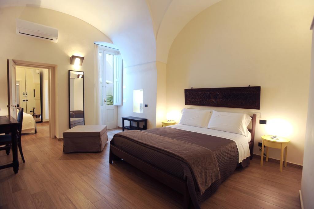 Negramaro Suite B&B Λέτσε Δωμάτιο φωτογραφία