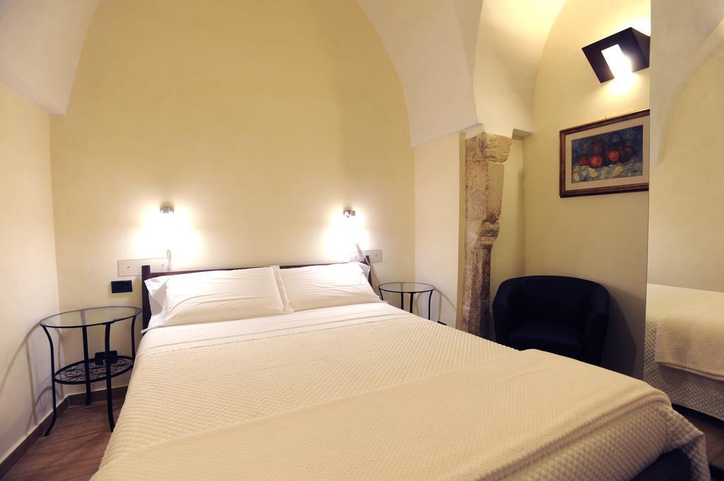 Negramaro Suite B&B Λέτσε Δωμάτιο φωτογραφία