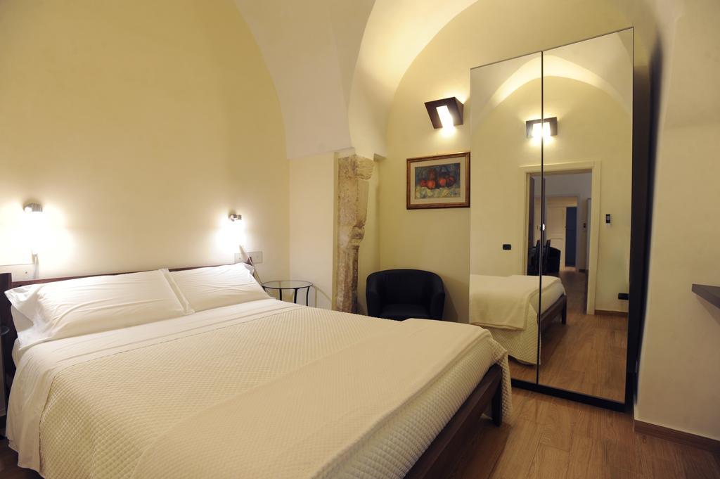 Negramaro Suite B&B Λέτσε Δωμάτιο φωτογραφία